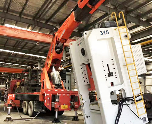 永春县附近随车吊出租，轻松解决运输难题