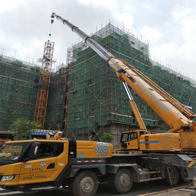 永春县谈谈吊车租赁需要注意的事项