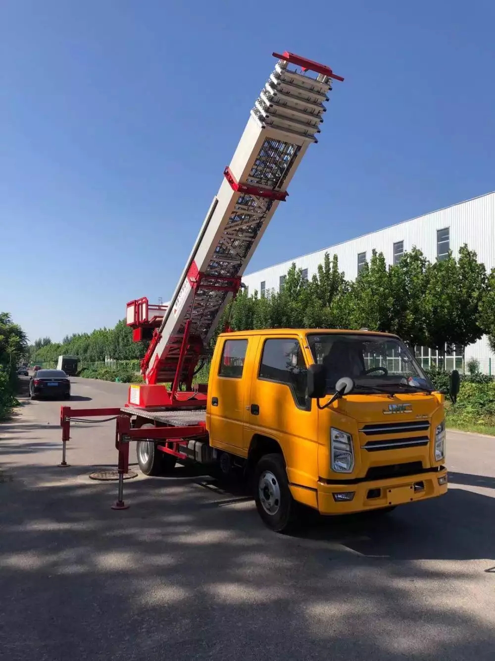 永春县附近的云梯车出租服务：轻松解决高空作业需求